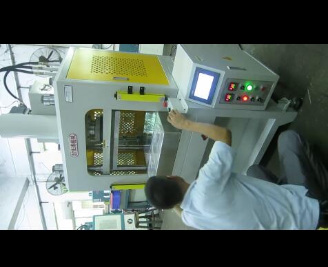 數控油壓機